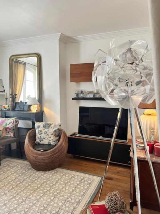 Beautiful & Central Near Champs-elysees Appartement