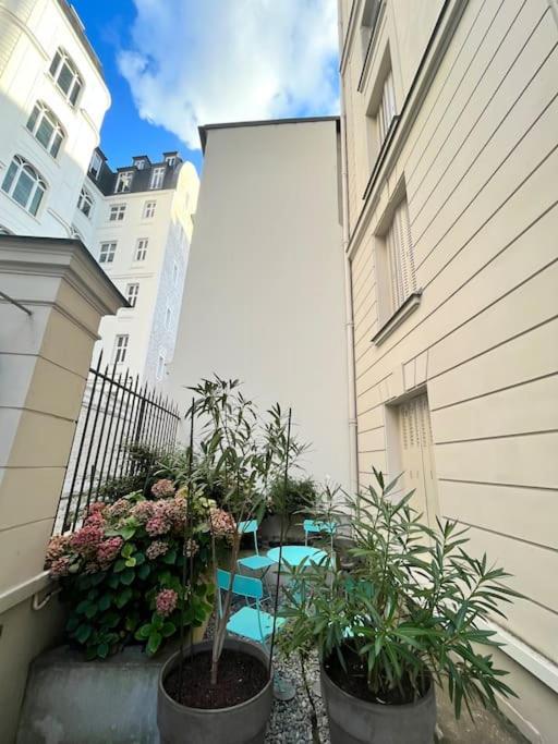Beautiful & Central Near Champs-elysees Parijs